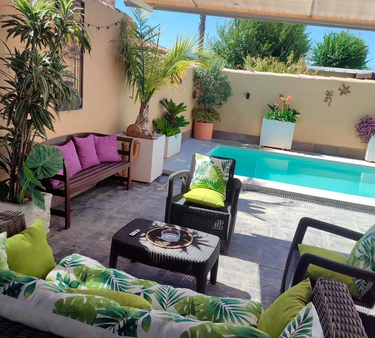 Chalet Con Piscina Privada Y Jardin Familias Y Parejas Conil De La Frontera Casa de Férias